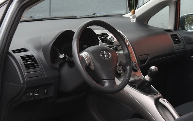 Toyota Auris cena 16900 przebieg: 292000, rok produkcji 2008 z Łuków małe 407